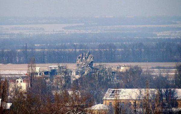У штабі АТО заявляють про стабілізацію ситуації на Донбасі. З півночі бойовики обстрілювали Опитне і Авдіївку, всього в зоні АТО зафіксовано 12 обстрілу.