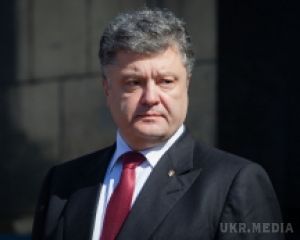 Порошенко сказав, кого не призовуть до Армії. Президент України Петро Порошенко заявив, що студенти вищих навчальних закладів не будуть мобілізовані на строкову службу до Збройних сил України.