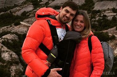Герой шоу "Холостяк" вперше показав маленького сина (фото). Костянтин Євтушенко і олімпійська чемпіонка Наталя Добринська вирушили на відпочинок