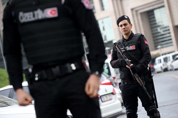 У Стамбулі звільнений прокурор, якого тримали в заручниках. Під час операції було вбито двох бойовиків.