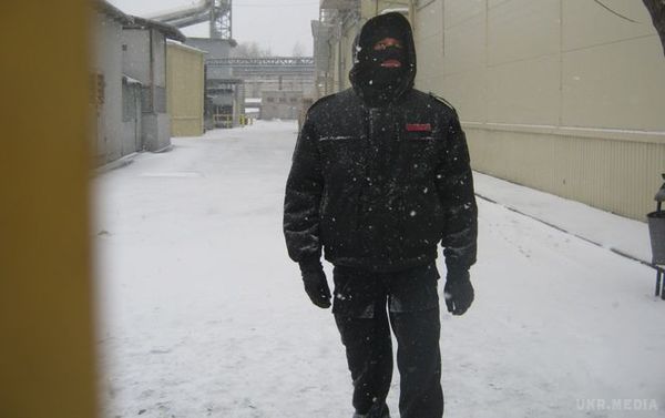 ФСБ і ОМОН заблокували російську фабрику Порошенко. У середу, 1 квітня, з самого ранку в Липецьку (Росія) силовики заблокували фабрику Рошен Петра Порошенка.