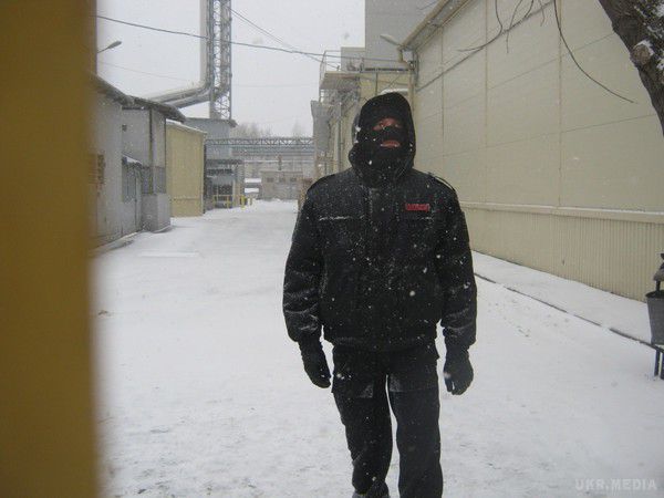 ФСБ і ОМОН заблокували російську фабрику Порошенко. У середу, 1 квітня, з самого ранку в Липецьку (Росія) силовики заблокували фабрику Рошен Петра Порошенка.