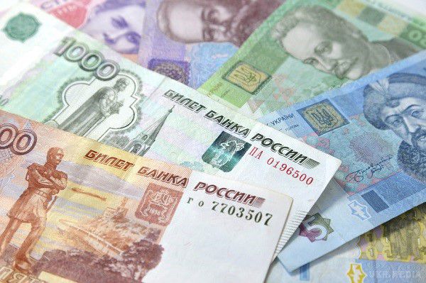 За курсом валют в «ЛНР» будуть стежити автоматники. Встановлений на території «ЛНР» курс гривні до рубля будуть контролювати «республіканські правоохоронні органи». 