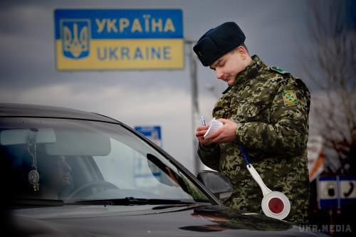 Рух через українсько-російський кордон знизився - ОБСЄ. Представники ОБСЄ на контрольно-пропускних пунктах "Гуково" і "Донецьк" (Росія) відзначають зниження потоку людей