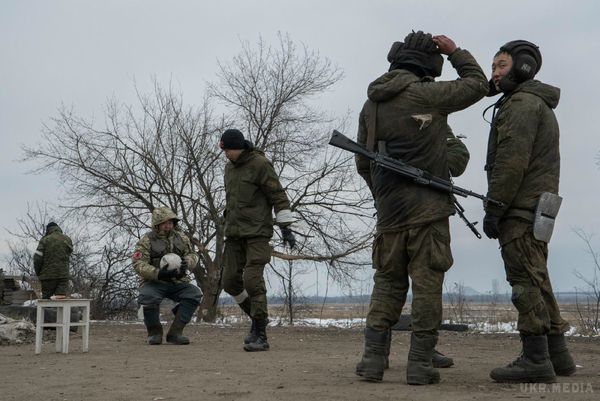 У Донецьк прибули 300 російських військових з Бурятії. Їх офіційно звільнили зі складу ЗС РФ на час відрядження в східну Україну