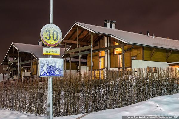 Життя за кордоном: як живуть люди в селі Фінляндії (Фото). На цих нічних фото звичайнісіньке село на півдні Фінляндії, яких в цій країні хоч греблю гати.