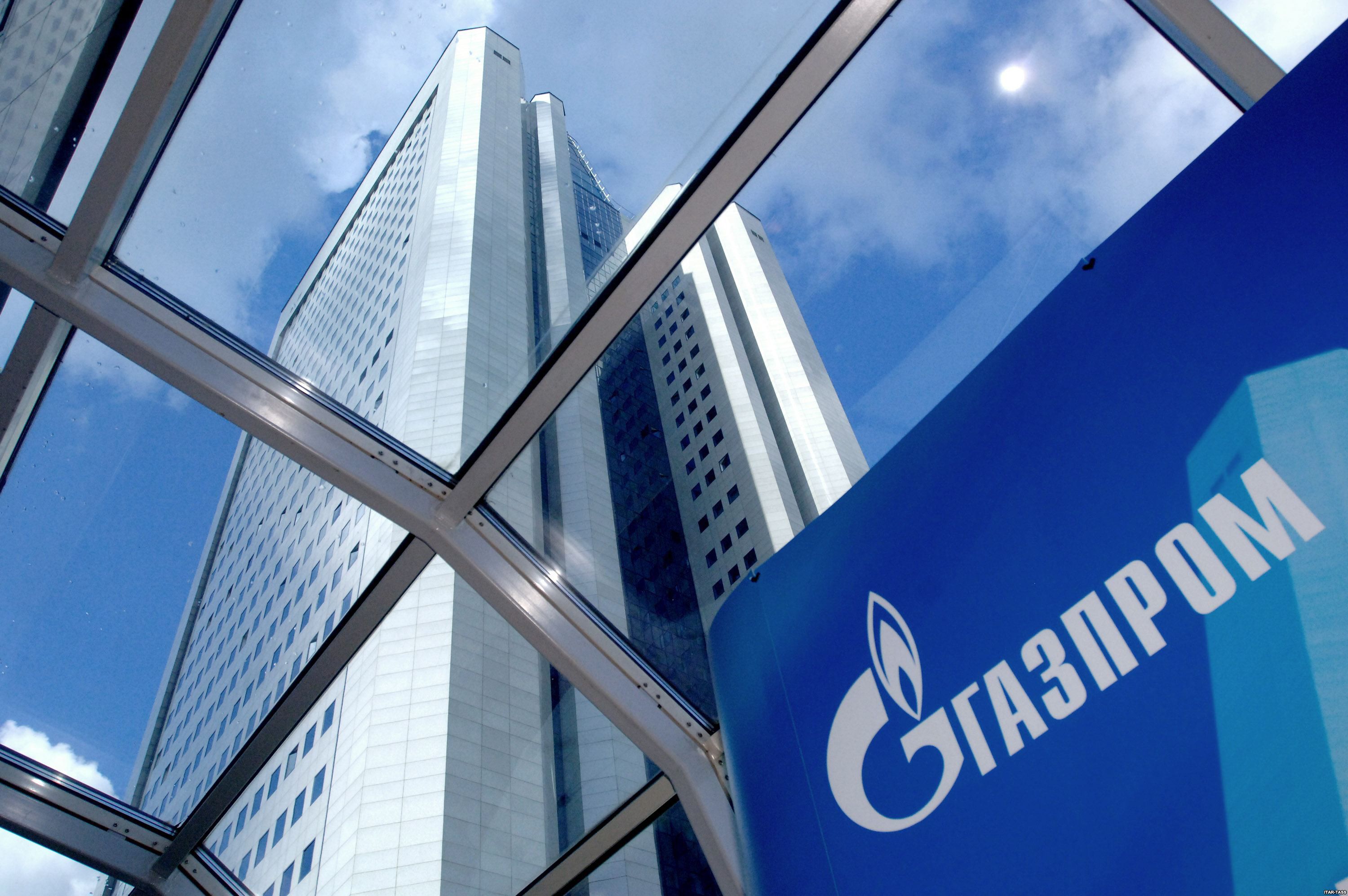 «Газпром» не буде вимагати оплати штрафів за правилом «бери або плати». Принцип «бери-або-плати», залишався каменем спотикання між ВАТ «Газпром» і НАК «Нафтогаз України» в умовах поставок газу, буде призупинено.