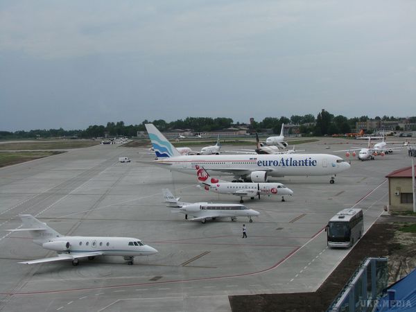 З сьогоднішнього дня в аеропорту Львова «відкрили небо». Про договорі спільного авіапростору з ЄС поки не йдеться