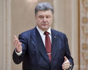 Порошенко пообіцяв проіндексувати виплати військовим. Президент України Петро Порошенко повідомив, що влада здійснюватиме кроки щодо індексації виплат військовослужбовцям.