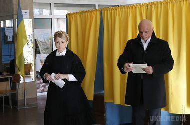 Юлія Тимошенко за рік потроїла свій дохід – декларація. Чоловік нардепа їздить на "Мерседесі" і на ретро-автомобілі