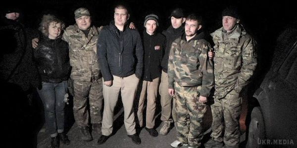 З полону звільнили двох українських бійців. З полону бойовиків звільнили двох військових Збройних сил України.
