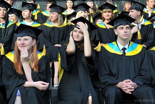Список 60 вузів які ліквідують. По завершенні навчального року в Україні можуть повністю закрити 60 вищих навчальних закладів та їх філій в регіонах. 