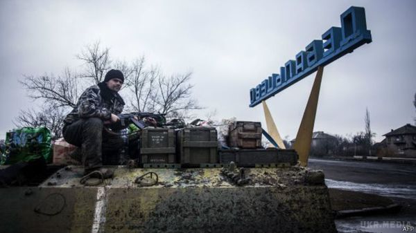 Українські солдати, які вижили в Дебальцевському котлі, таять злість на генералів. Українське командування продало військових в Дебальцевському котлі.