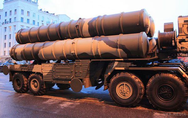 Росія випробувала нову ракету системи С-400 великого радіусу ураження. Російський генерал запевняє, що випробування нової ракети, здатної вражати цілі на відстані до 400 км, йдуть успішно.
