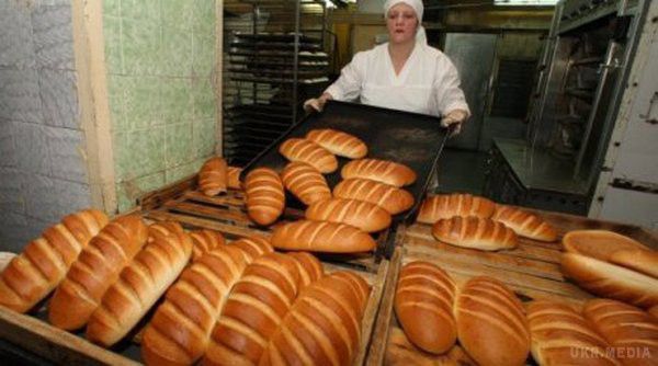 Ціна хліба в окупованій Макіївці досягла 30 гривень. У продуктових магазинах Макіївки з'явилися цінники в російських рублях. 