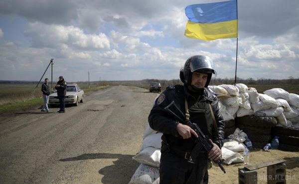 Двоє бойовиків «ДНР» здалися українським військовим. Співробітники Держприкордонслужби в Донецькій області затримали двох бойовиків на блокпосту «Золоте». Бойовики прямували з території, підконтрольній терористам. 
