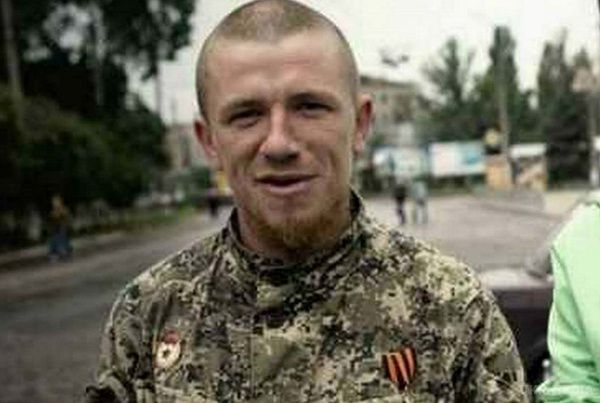 "Моторола" зізнався журналістам, що розстріляв 15 полонених. Глава незаконного збройного формування "Спарта" Арсеній Павлов, він же "Моторола", заявив журналістам, що вбив 15 українських військовополонених. 