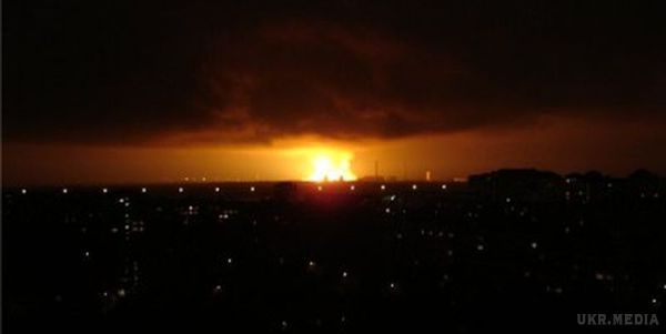 У Маріуполі прогримів потужний вибух - ЗМІ. Від звукової хвилі одиночного розриву спрацювали сигналізації в машинах, що знаходяться в районі центру міста.