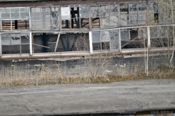 Напівзруйновані цехи і вибиті шибки, все що залишилося від заводу ЛАЗ (фото). Приміщення автозаводу виставили на аукціон