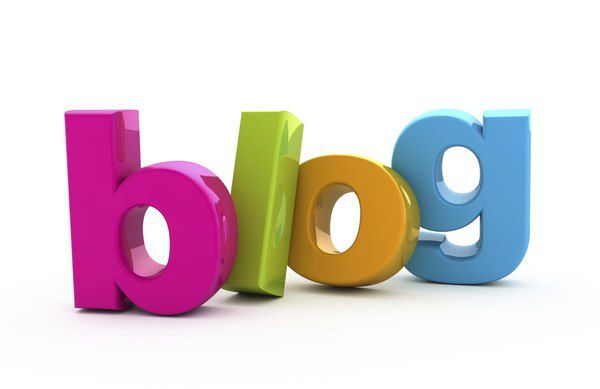 Що таке блог в інтернеті?. Блогосфера частково може виконувати функції соціальних мереж, дозволяючи відновлювати і підтримувати прервавшиеся соціальні зв'язки. 