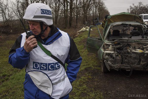  Так далі тривати не може. ОБСЄ просить Європу ввести миротворців у Донбас. Після того як "ДНРовци" відкрили вогонь по спостерігачам, глава парламентської асамблеї зробив резонансну заяву.