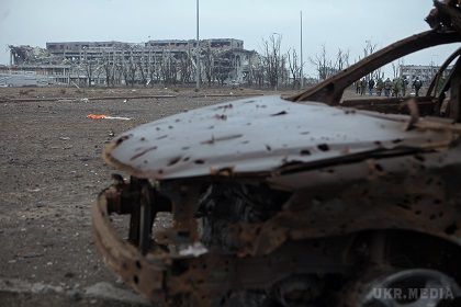 ЗМІ повідомили про загибель двох  журналістів у донецькому аеропорту. В районі аеропорту Донецька в неділю загинули два журналіста. 