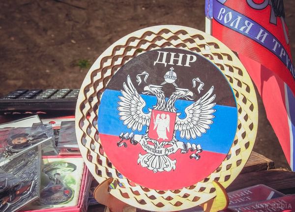Як відзначали Великдень в Донецьку (фото). Ніколи Донецьк так не святкував Великдень. Такої кількості людей не бачив напевно з часів Чемпіонату Європи з футболу 2012. 