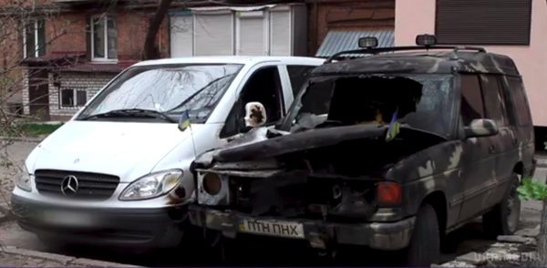 У Харкові спалили військовий і волонтерський автомобілі (відео). Вночі 12 квітня невідомі спалили два автомобілі, які їздили в зону АТО. 