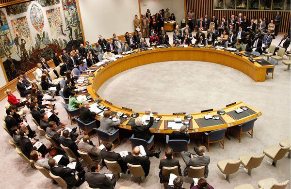 ООН заборонила поставки зброї повстанцям у Ємені. Документ підтримали 14 членів Радбезу, але Росія утрималася