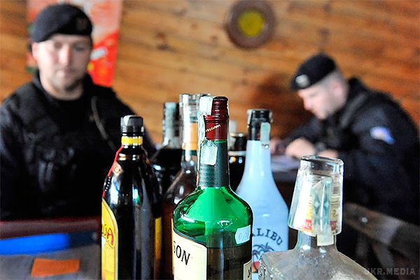 У Хакасії ввели сухий закон. У регіоні на час з-за надзвичайної ситуації введено заборону на продаж алкоголю. 