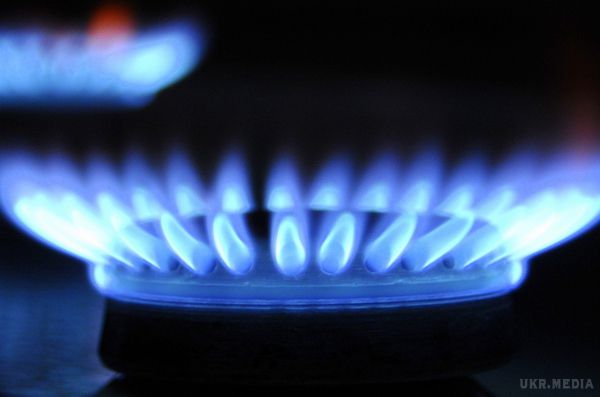 В Україну прийде новий реверсний газ . У квітні Shell поставить мінімум 120-130 млн куб. м. Вартість газу становить близько $253/тис. кубометрів.