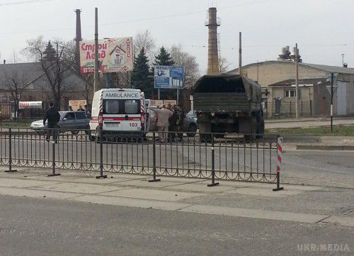У Луганську бойовики перевозять міномети під носом у ОБСЄ (фото). 14 квітня близько 11:40 на одній з центральних вулиць міста Луганська бойовики «ЛНР» влаштували перевантаження зброї. 