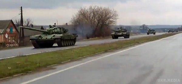 В Україну з РФ в'їхали танки. В Україну з РФ через пункт пропуску "Довжанський" в'їхали 25 танків, до 5 одиниць БМ-21 "Град" і понад 15 вантажівок.