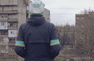  Донбас: Як триває життя там, де його хочуть зупинити (відео). Люди готують їжу на вогнищах і оцінюють все навколо без зайвих емоцій