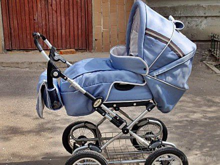 У центрі Одеси викрали коляску з дитиною. Вдень 16 квітня в центрі Одеси невідомі викрали коляску з немовлям. 