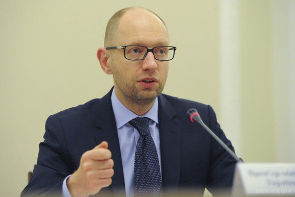 Яценюк: Корупція в енергетиці викоренена. Прямі контракти на постачання газу і жорстка позиція "Газпрому" сприяли поліпшенню ситуації в газовому секторі