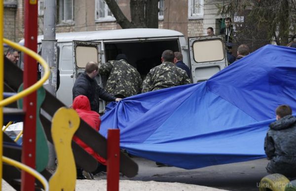 Міліція оприлюднила перші дані по вбивству Бузини: зброя та інше (фотофакти). Київські правоохоронці вже працюють зі свідками вбивства.