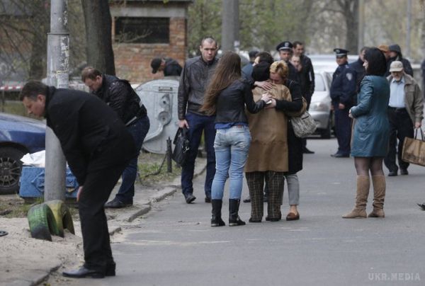 Міліція оприлюднила перші дані по вбивству Бузини: зброя та інше (фотофакти). Київські правоохоронці вже працюють зі свідками вбивства.