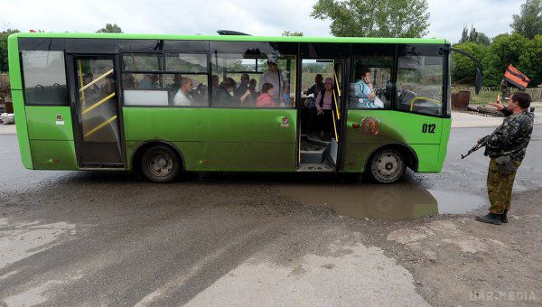 Донецьк і Крим зв'яже пряме автобусне сполучення, - Мінтранс ДНР. У неділю відкриється перший автобусний маршрут Донецьк-Сімферополь, який пройде по території ДНР і РФ.