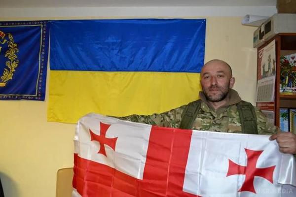 Терористи замінували тіло загиблого в Широкіно грузинського інструктора Георгія Джанилидзе, - "Азов". ФОТО. Бійці батальйону "Азов" змогли вивезти з селища Широкіно Донецької області тіло загиблого вчора, 