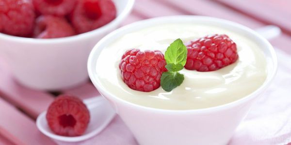 Користь йогурту для здоров'я. Йогурт - один з найпопулярніших кисломолочних продуктів на сьогоднішній день.