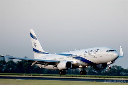 Боїнг-737, несправність двигуна. «Боїнг-737» компанії El Al, що летів з Тель-Авіва в столицю Чехії - Прагу, збирається здійснити екстрену посадку в ізраїльському аеропорту Бен-Гуріон. 