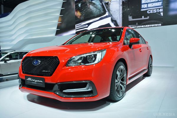 Subaru продовжує розвивати і просувати нове покоління седана Legacy. Subaru демонструє концептуальний седан Legacy B4 Blitzen