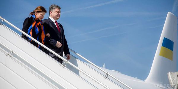 З офіційним візитом Порошенко у Франції. Президент України Петро Порошенко розпочав офіційний візит у Францію.