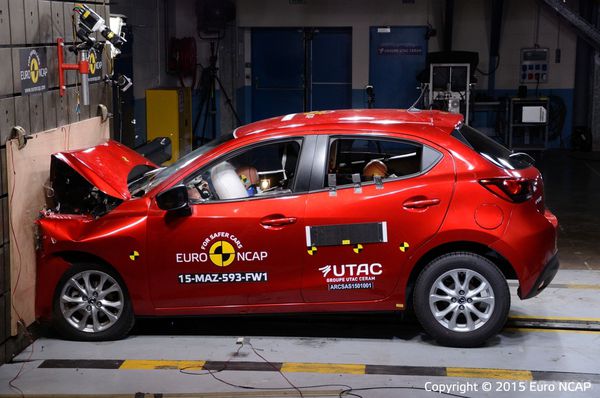 ТОП-4, найнебезпечніших автомобілів. Європейці відчули на безпеку Renault Espace, Suzuki Vitara, Fiat 500X і Mazda 2