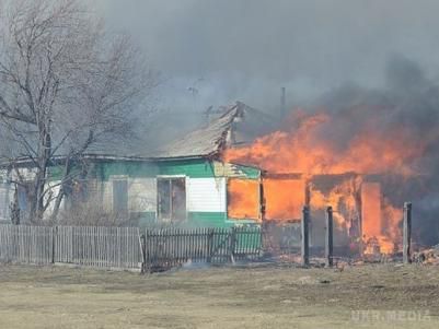 В селі Знам'янка вогонь повністю знищив 20 будинків. Погорільцям Хакасії дозволили не платити за комуналку