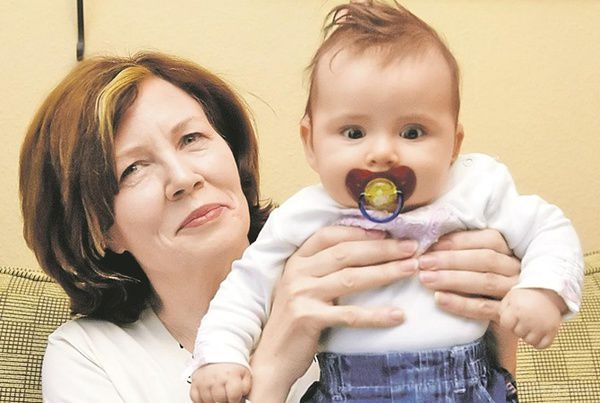 І не дивно: літня фрау вагітна і чекає четверню!. 65-річна німкеня народить четверню від українця