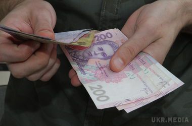 Українських пенсіонерів почали обкрадати по-новому. З непрацюючих пенсіонерів беруть додаткові податки