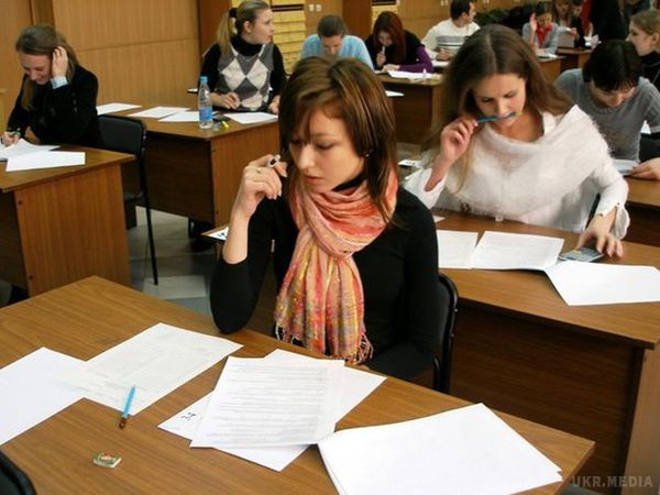 24 квітня - Україна здає ЗНО. Завтра випускники шкіл здаватимуть перший тест ЗНО з української мови і літератури