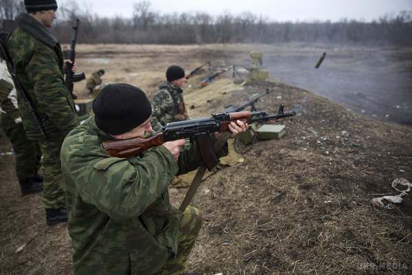 У Широкіно бойовики обстріляли сили АТО з гранатометів і танків. Всього в Донецькій і Луганській областях російсько-терористичні війська 21 раз порушували режим тиші до опівночі